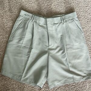 GREG NORMAN GOLF SHORTS